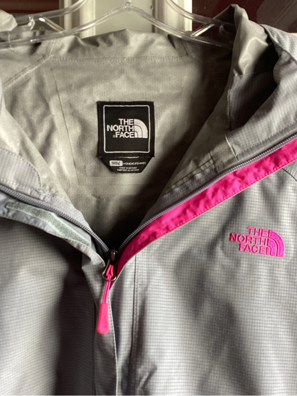 The North Face Women's Light Gray Waterproof Hooded Jacket with Pink Accents - Picture 3 of 11